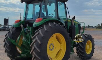 
										2017 John Deere 6120E MFWD tractor full									